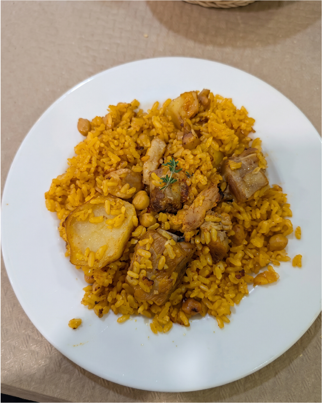 Paella casera en Valencia